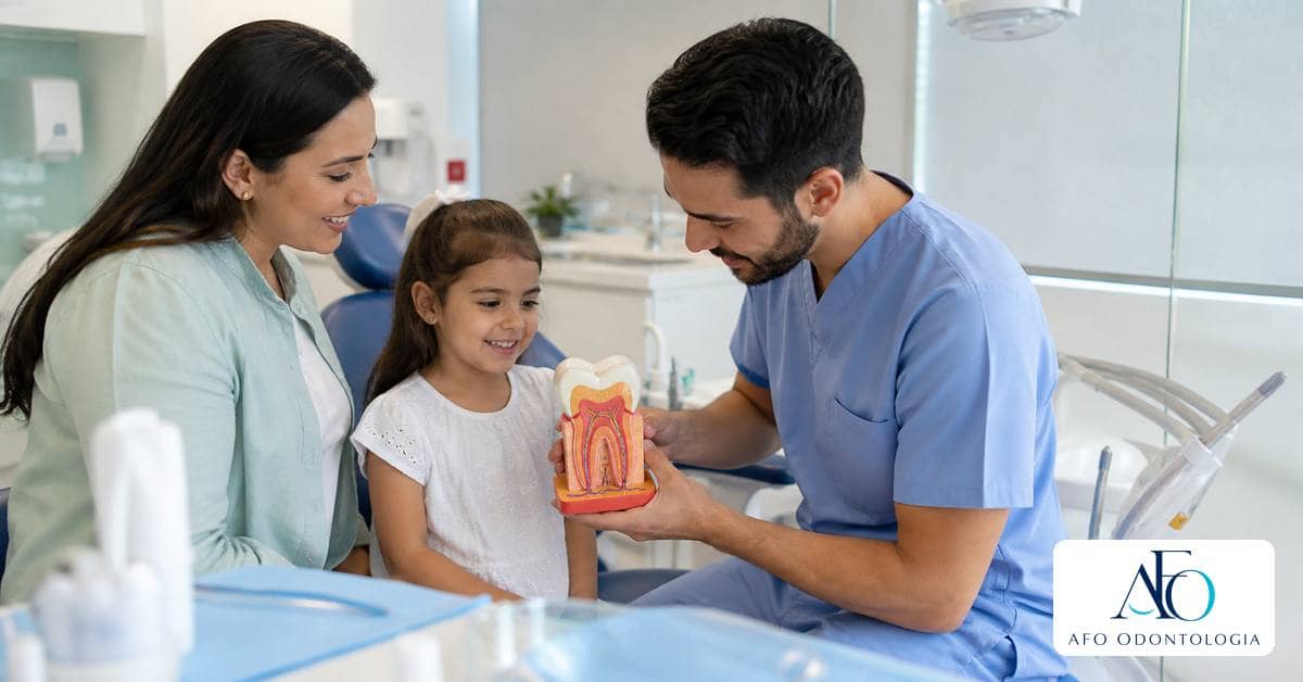 Crianca em avaliacao odontologica apos queda